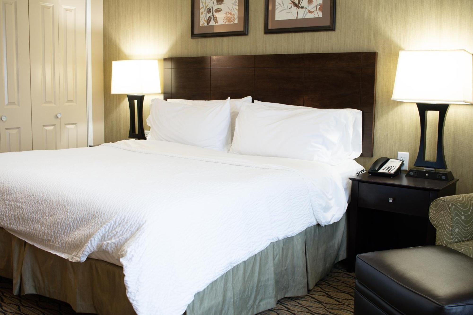 Holiday Inn Express & Suites - Williston By Ihg Exterior foto